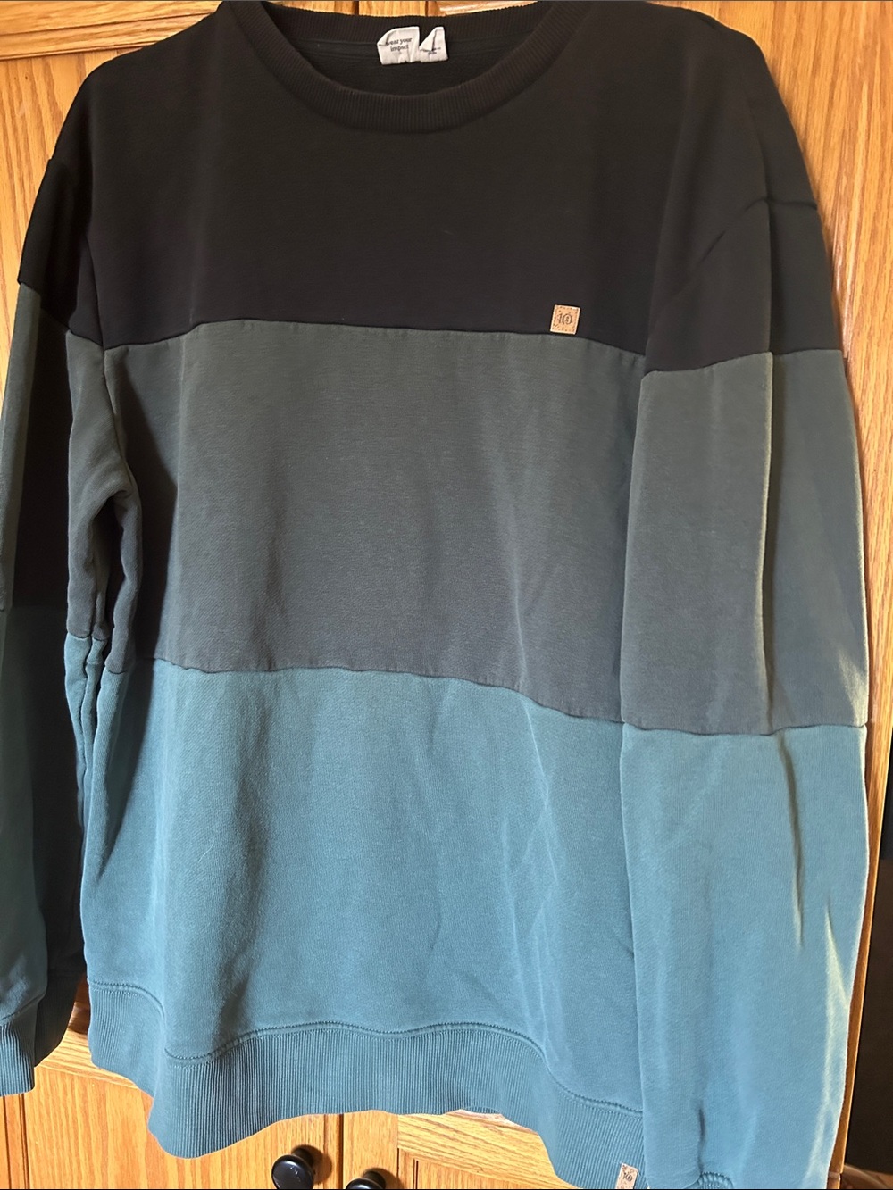 Men's Colorblock Crewneck Sweater in Black and Teal - Casual Layering